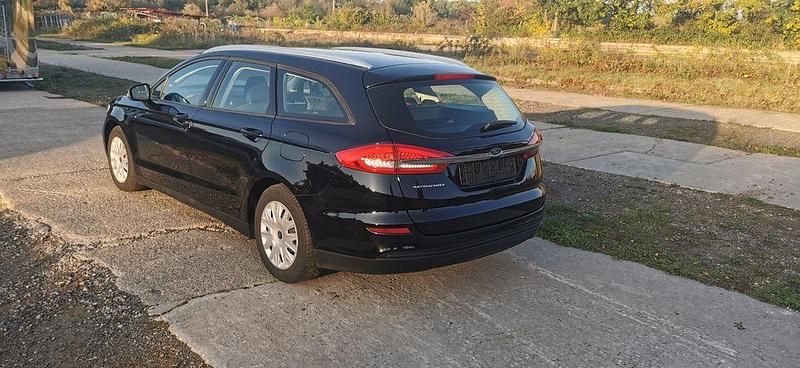Gebraucht Ford Mondeo Trend 150 PS (110 kW) 2019 Schwarz Limousine