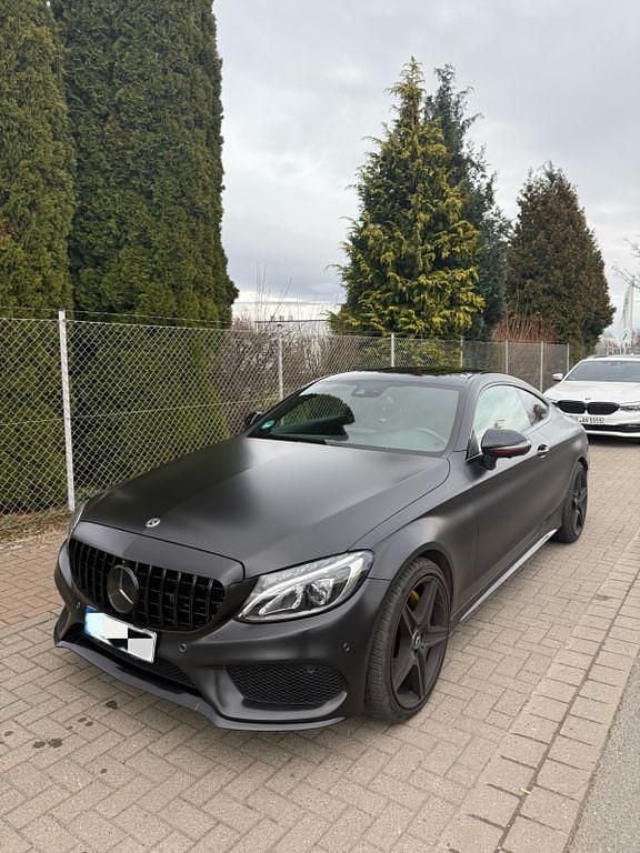 Schwarz Gebraucht 2016 Mercedes C300 Coupé | 22.900 € (Fairer Preis) - Bild 1/4