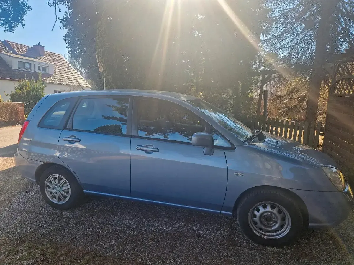 Gebraucht Suzuki Liana 103 PS (75 kW) 2001 Blau Limousine