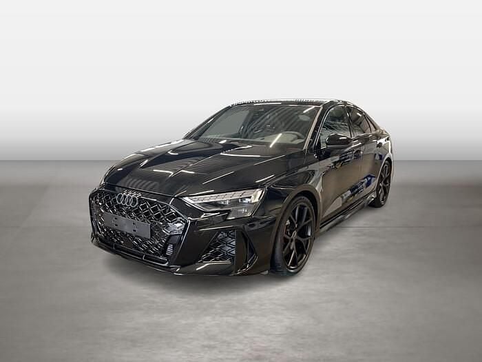 Mythosschwarz Gebraucht 2025 Audi RS3 Ambiente Kleinwagen | 68.380 € (Fairer Preis) - Bild 1/4