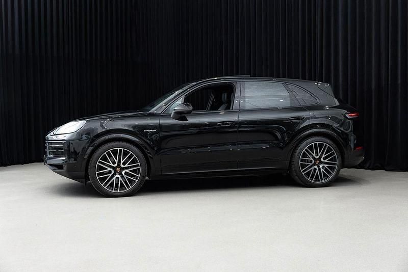 Gebraucht Porsche Cayenne 470 PS (345 kW) 2025 Schwarz SUV