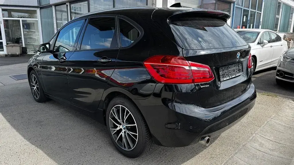 Gebraucht BMW 218 Active Tourer Basis 150 PS (110 kW) 2014 Schwarz Van / Kleinbus