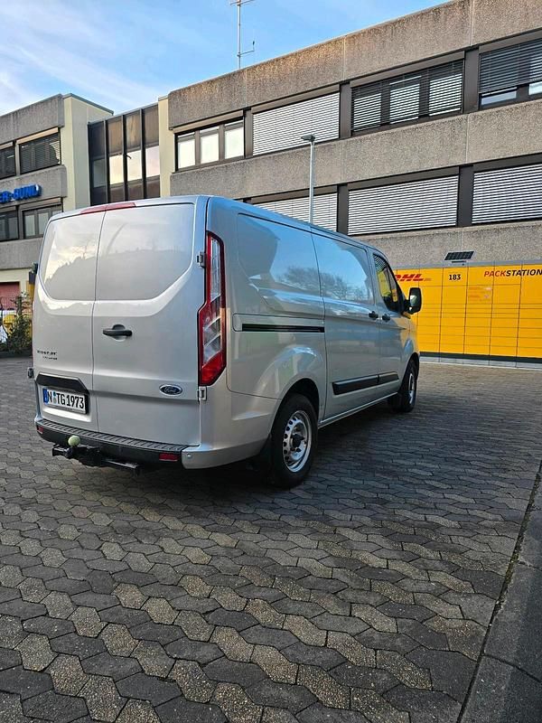 Gebraucht Ford Transit Custom 112 PS (82 kW) 2019 Silber Van / Kleinbus
