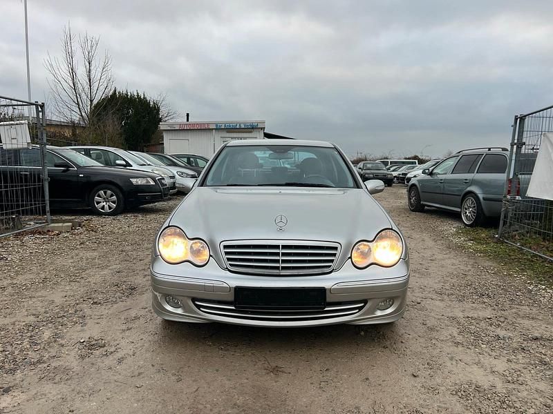 Gebraucht 2004 Mercedes C180 Avantgarde Limousine | 2.899 € (Fairer Preis) - Bild 1/4