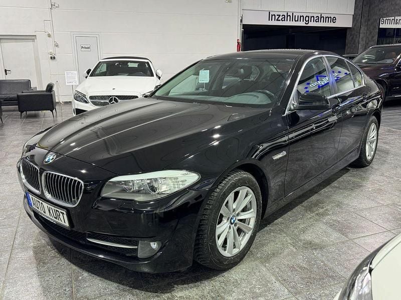 Gebraucht BMW 523 Sport Line 204 PS (150 kW) 2011 Schwarz Limousine