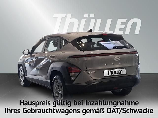 Neu Hyundai Kona Select 150 PS (110 kW) 2026 Grau SUV