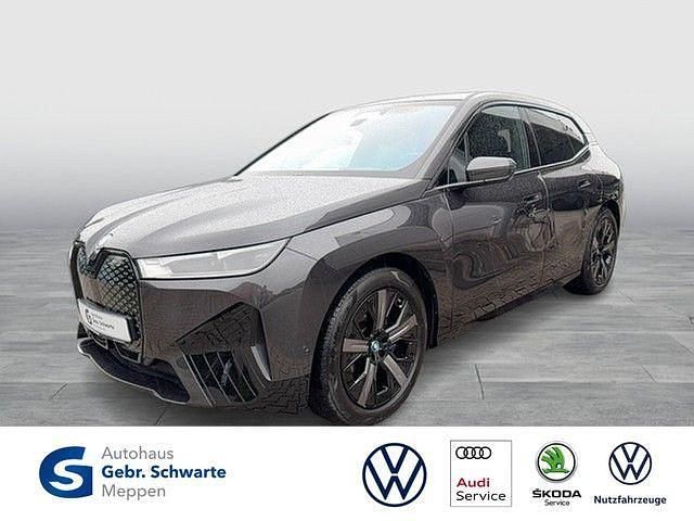 Grau Gebraucht 2023 BMW iX Sport Line SUV | 58.790 € (Superpreis) - Bild 1/4