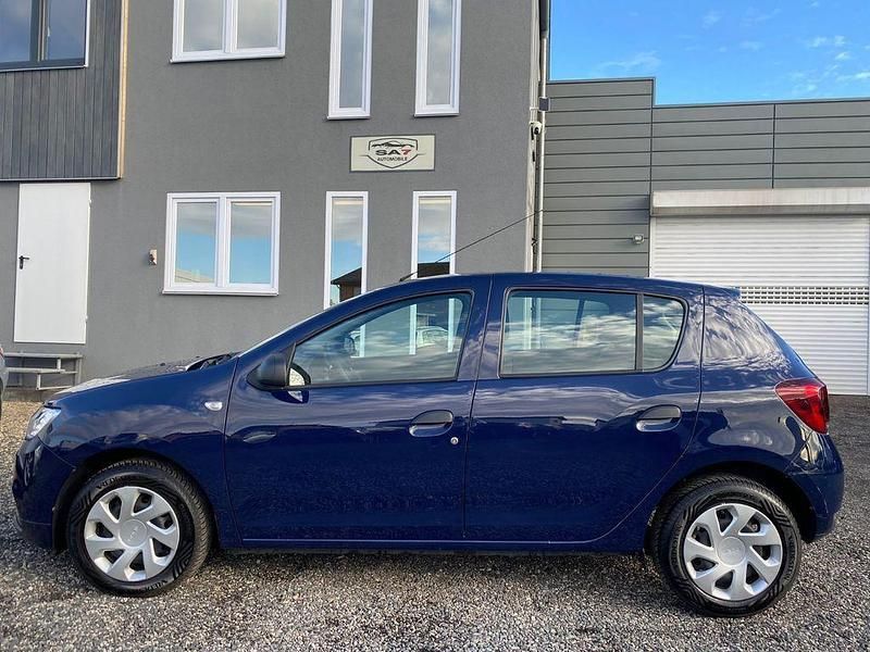 Blau Gebraucht 2020 Dacia Sandero Essentiel Kleinwagen | 9.290 € (Superpreis) - Bild 1/4