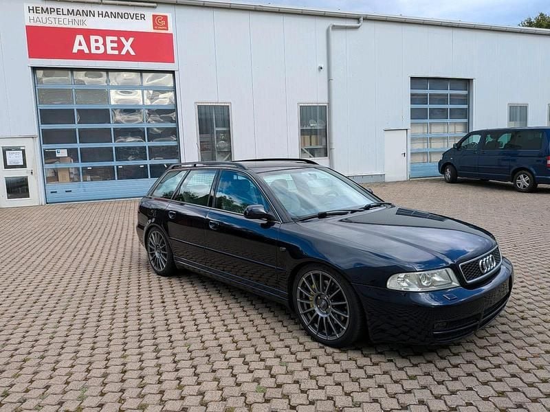 Gebraucht Audi S4 Basis 265 PS (194 kW) 1999 Blau Kombi