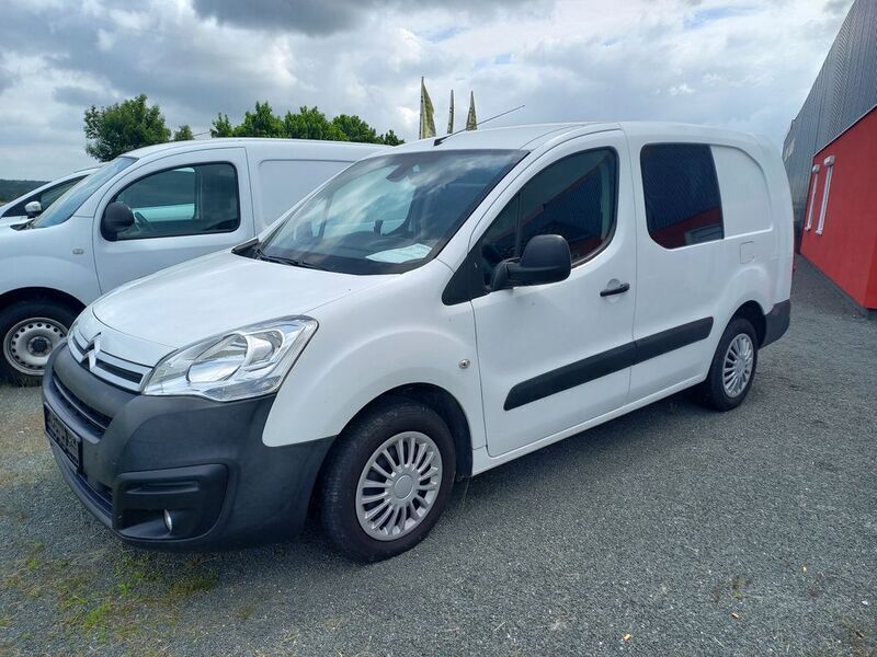Weiß Gebraucht 2018 Citroën Berlingo Van / Kleinbus | 9.290 € (Etwas zu teuer) - Bild 1/4