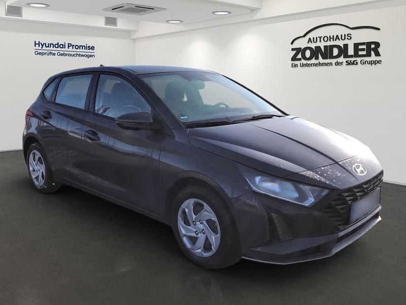 Gebraucht Hyundai i20 Select 79 PS (58 kW) 2025 Grau Limousine
