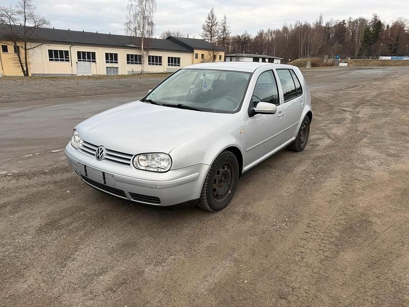 Gebraucht VW Golf IV 101 PS (74 kW) 1999 Silber Kleinwagen