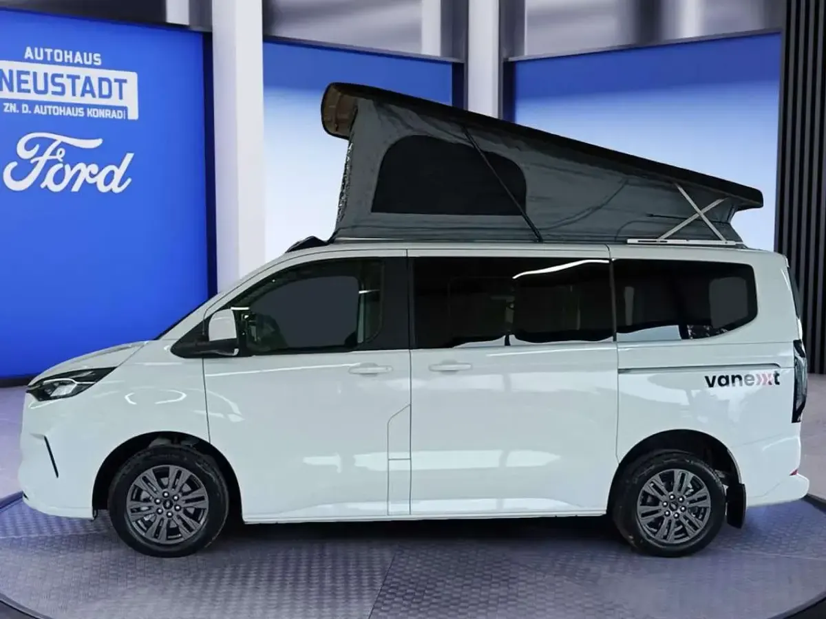 Neu Ford Tourneo 170 PS (125 kW) 2026 Frostweiß Van / Kleinbus