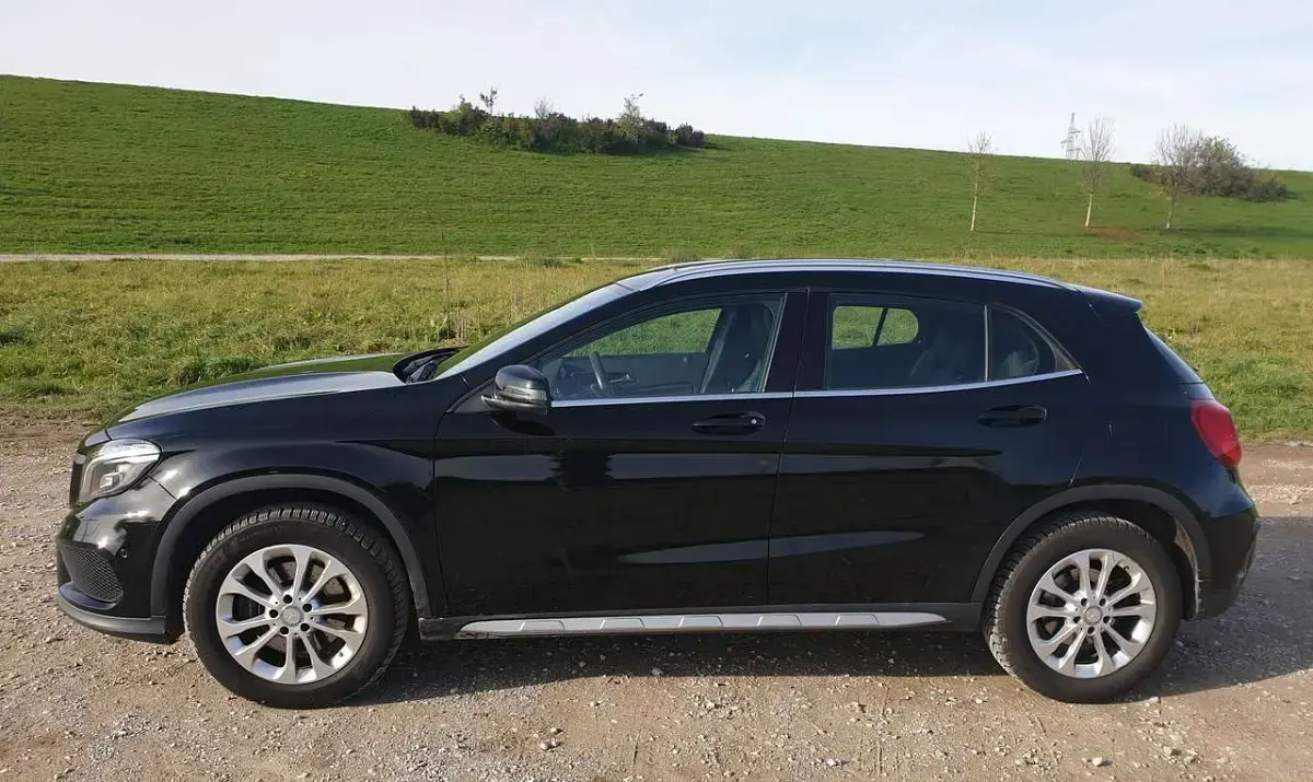 Gebraucht Mercedes GLA250 AMG line 211 PS (155 kW) 2015 SUV