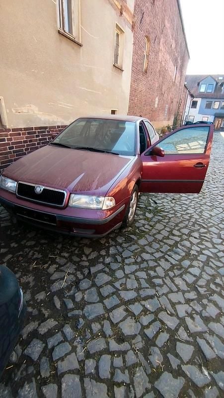 Gebraucht Skoda Octavia 125 PS (91 kW) 2000 Rot Limousine