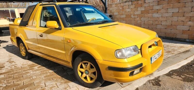 Gelb Gebraucht 2000 Skoda Felicia Fun Limousine | 19.990 € - Bild 1/4