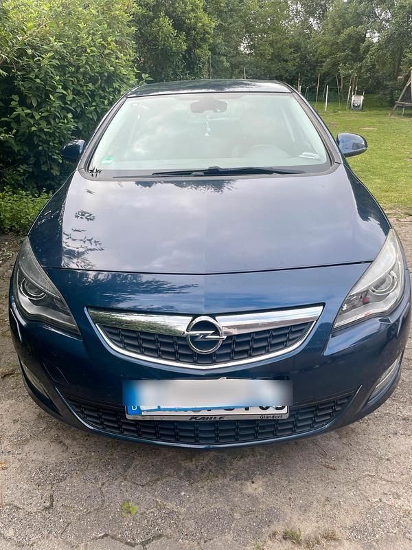Blau Gebraucht 2010 Opel Astra Kleinwagen | 2.100 € (Guter Preis) - Bild 1/4