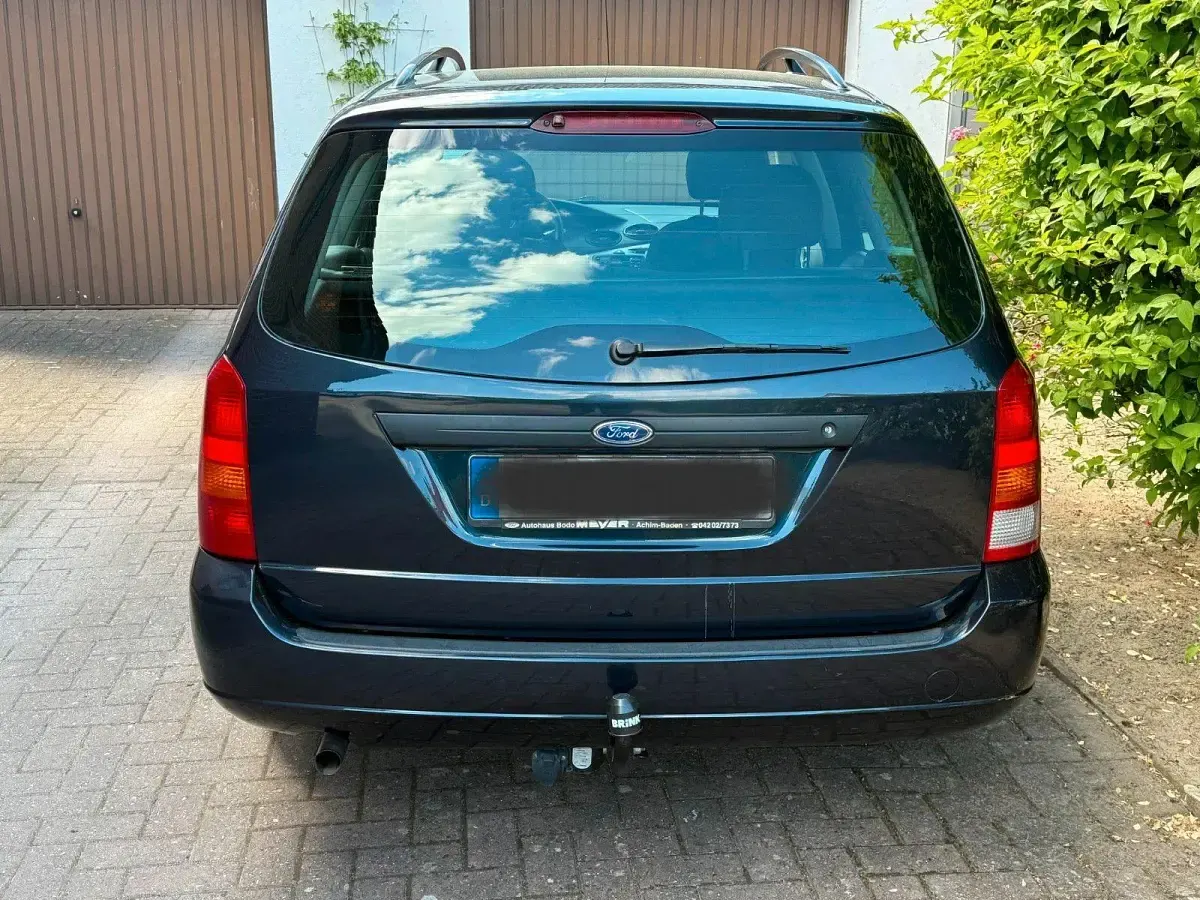 Brugt Ford Focus 101 HK (74 kW) 2000 Blå Stationcar