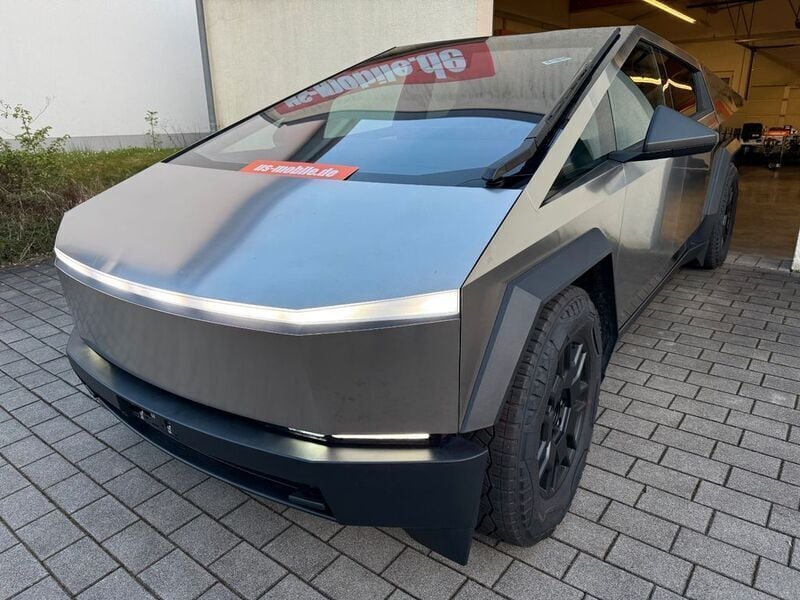 Gebraucht Tesla Cybertruck 450 kW (612 PS) 2024 Silber Pickup