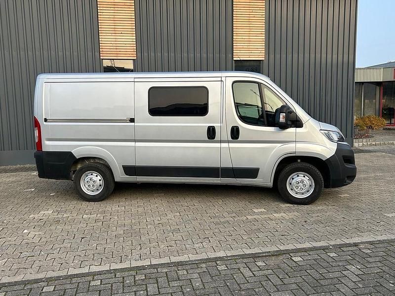 Silber Gebraucht 2020 Citroën Jumper Van / Kleinbus | 18.990 € (Fairer Preis) - Bild 1/4