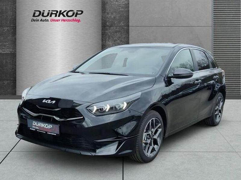Schwarz Neu 2025 Kia Ceed Style Limousine | 27.678 € (Fairer Preis) - Bild 1/4