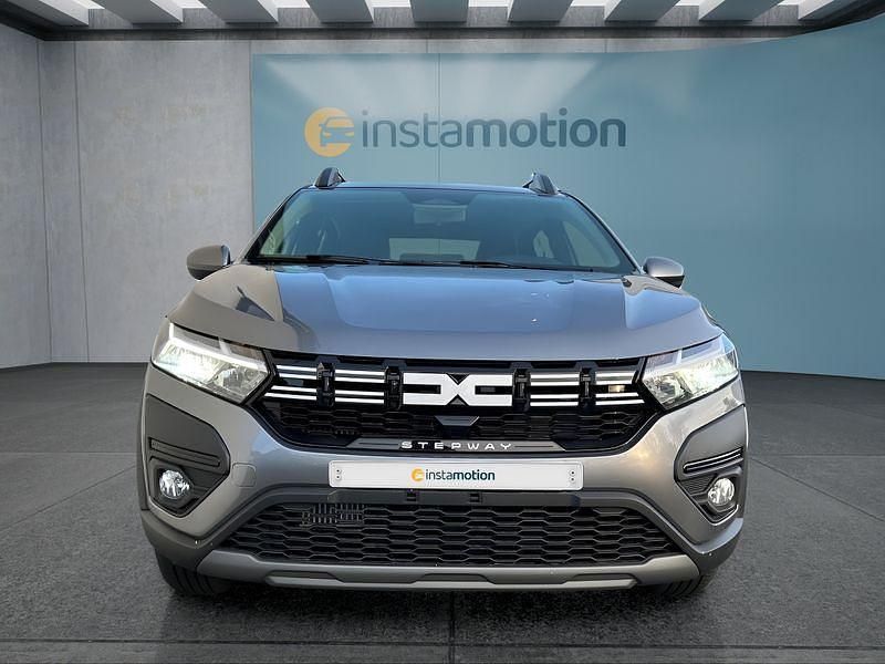 Grau Neu 2025 Dacia Sandero Stepway Kleinwagen | 19.449 € (Etwas zu teuer) - Bild 1/4