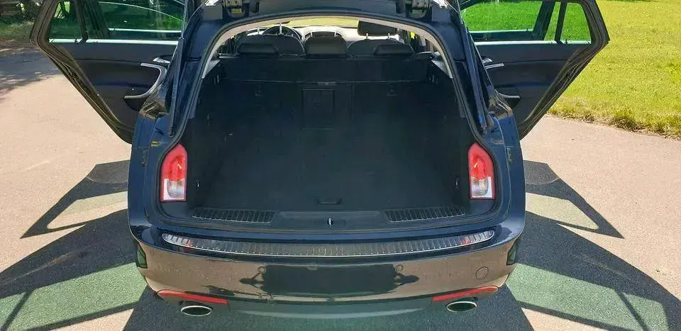 Gebraucht Opel Insignia 132 PS (97 kW) 2010 Schwarz Kombi