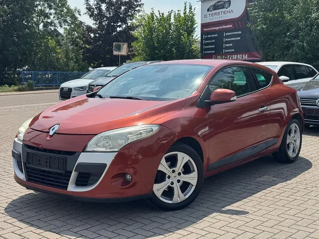 Gebraucht Renault Mégane Coupé Dynamique 110 PS (80 kW) 2010 Orange Coupé