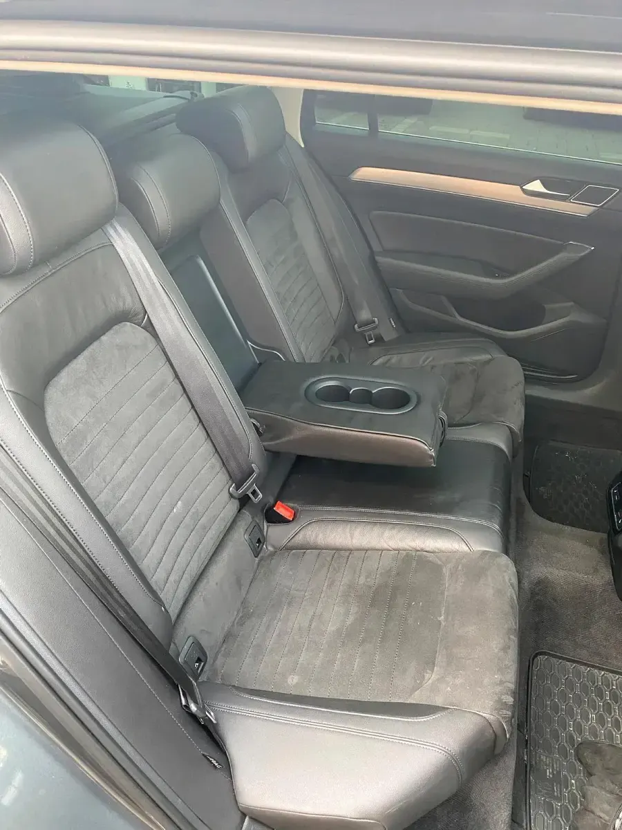 Second-hand VW Passat Highline 239 CP (175 kW) 2015 Gri Break