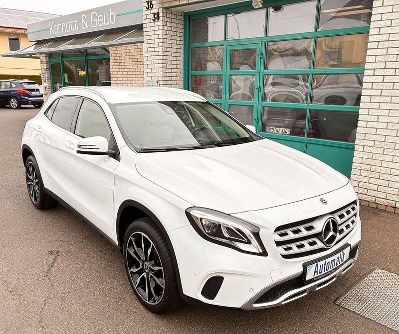 Gebraucht Mercedes GLA200 156 PS (114 kW) 2019 Weiß SUV
