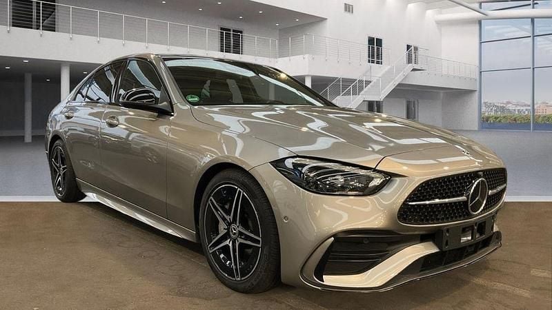 Silber Gebraucht 2021 Mercedes C300 AMG line Limousine | 39.990 € (Teuer) - Bild 1/4