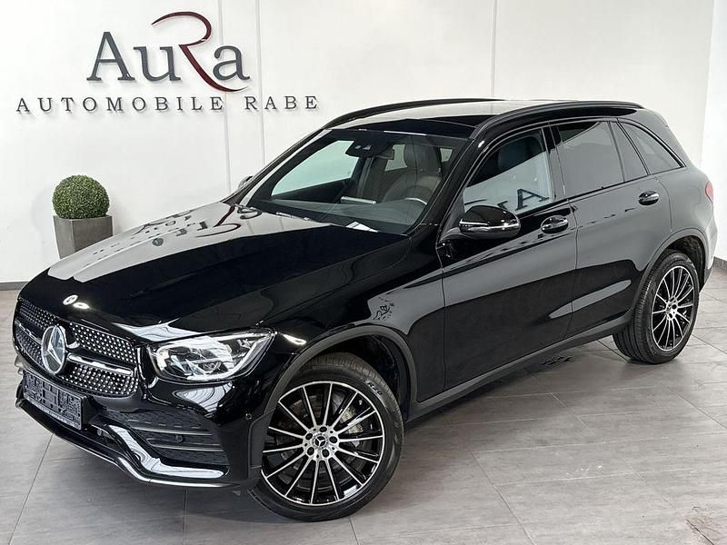Schwarz Gebraucht 2022 Mercedes GLC300e AMG line SUV | 39.749 € (Fairer Preis) - Bild 1/4