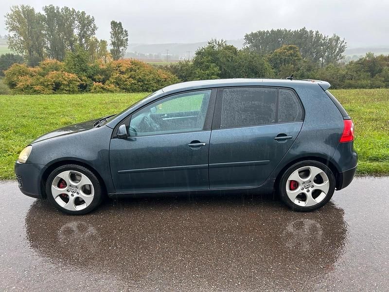 Grau Gebraucht 2005 VW Golf V GTI Kleinwagen | 4.900 € (Fairer Preis) - Bild 1/4