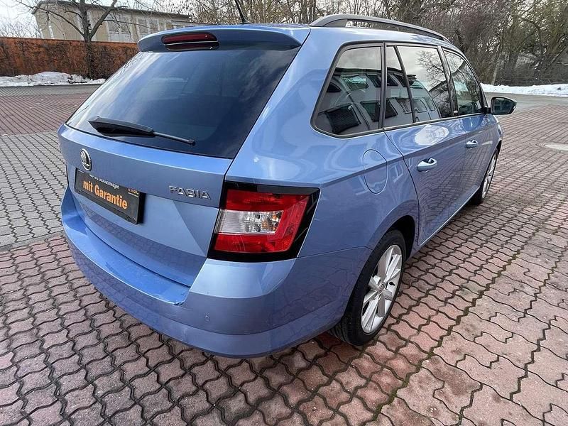 Gebraucht Skoda Fabia Joy 90 PS (66 kW) 2016 Blau Kombi