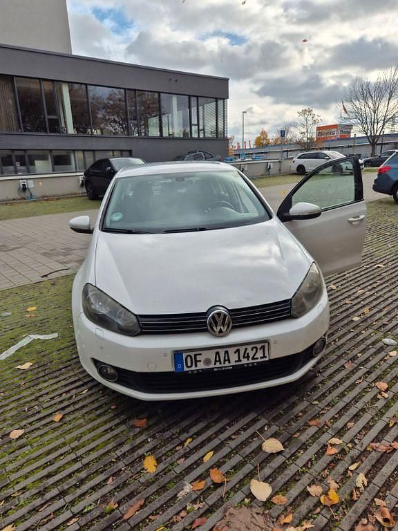 Weiß Gebraucht 2009 VW Golf VI Limousine | 4.000 € (Guter Preis) - Bild 1/4