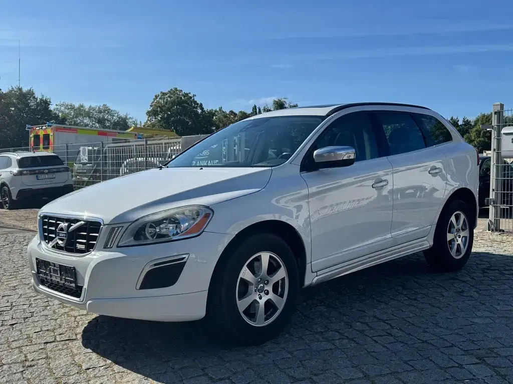 Gebraucht Volvo XC60 R-Design 205 PS (150 kW) 2010 Weiß SUV