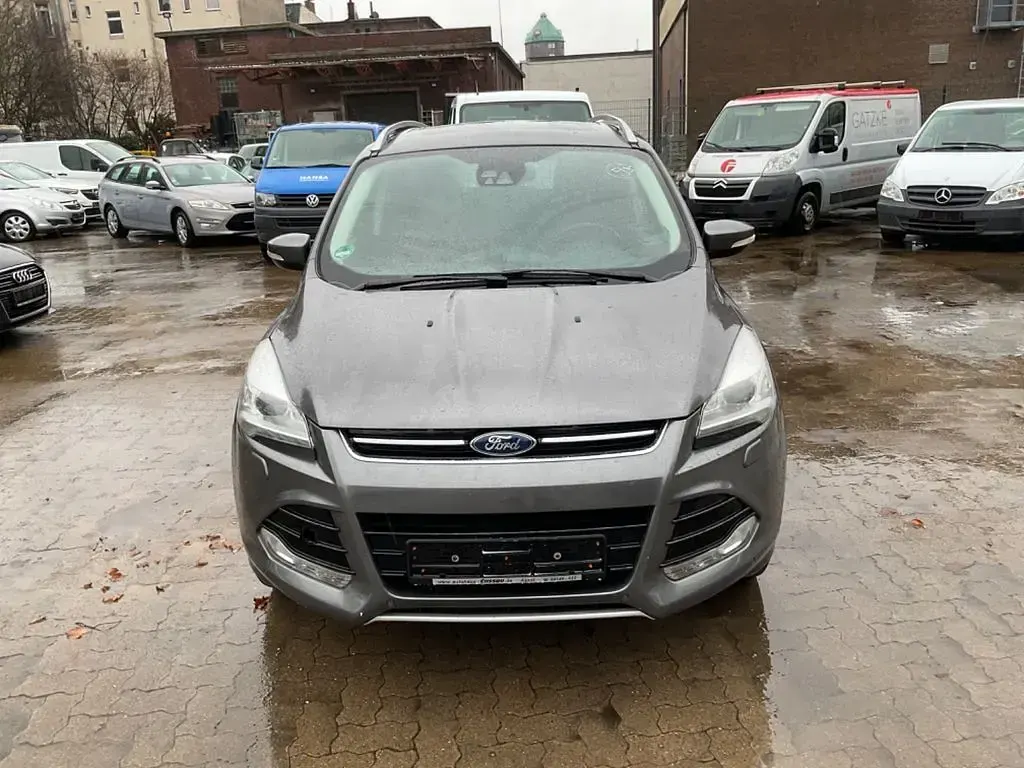 Usado Ford Kuga Titanium 163 HP (119 kW) 2014 Cinzento SUV