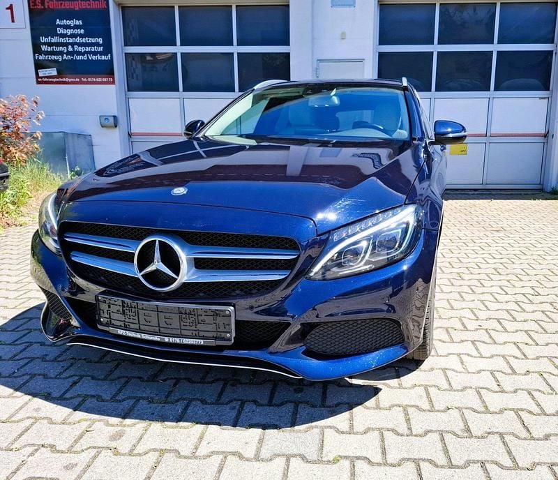 Blau Gebraucht 2015 Mercedes C250 Kombi | 14.300 € (Guter Preis) - Bild 1/4