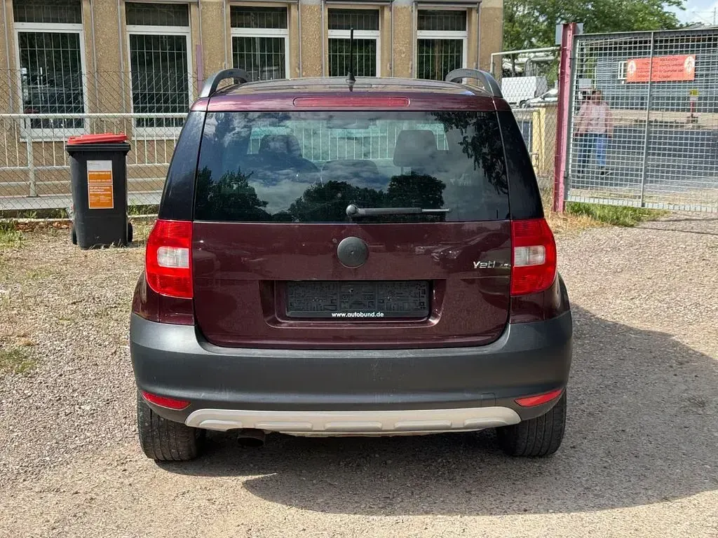 Gebraucht Skoda Yeti Family 105 PS (77 kW) 2011 Rot SUV