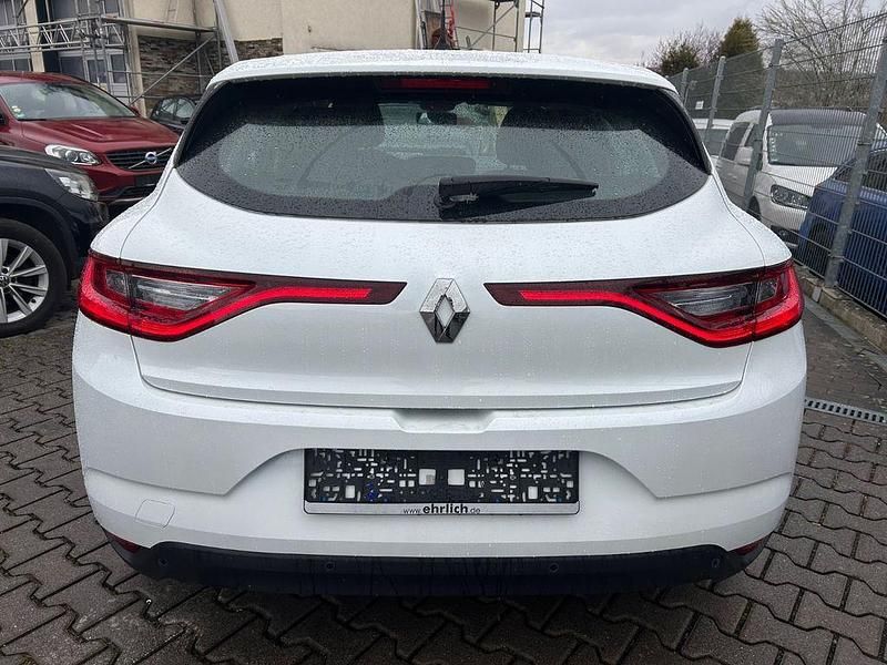Gebraucht Renault Mégane IV 116 PS (85 kW) 2020 Weiß Limousine