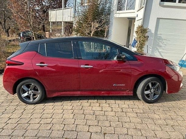 Gebraucht Nissan Leaf N-Connecta 110 kW (150 PS) 2019 Rot Kleinwagen