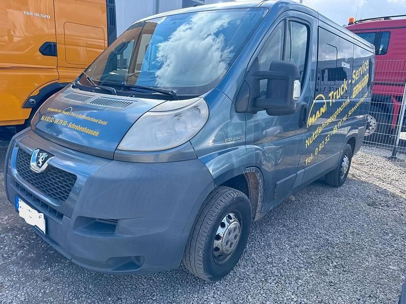 Gebraucht Peugeot Boxer 120 PS (88 kW) 2009 Grau Van