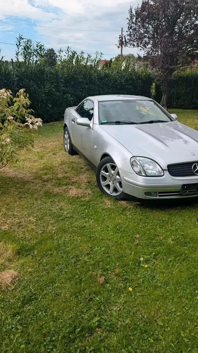 Gebraucht Mercedes SLK230 193 PS (141 kW) 1997 Silber Cabrio