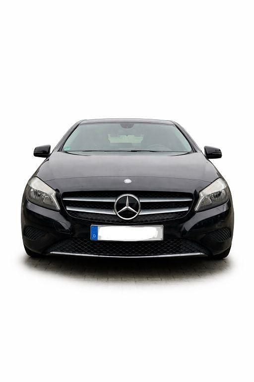 Gebraucht Mercedes A180 Edition 122 PS (89 kW) 2015 Schwarz Limousine