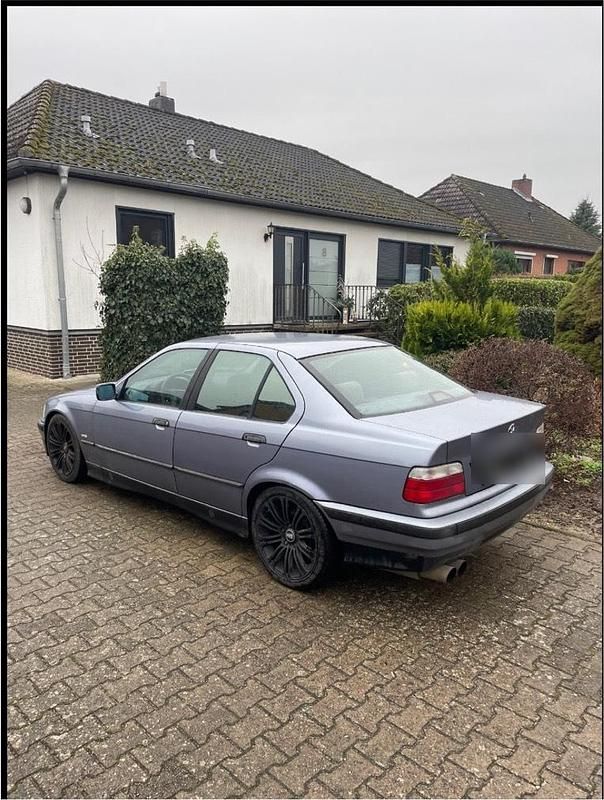 Andere farben Gebraucht 1996 BMW 316 Limousine | 1.000 € - Bild 1/4