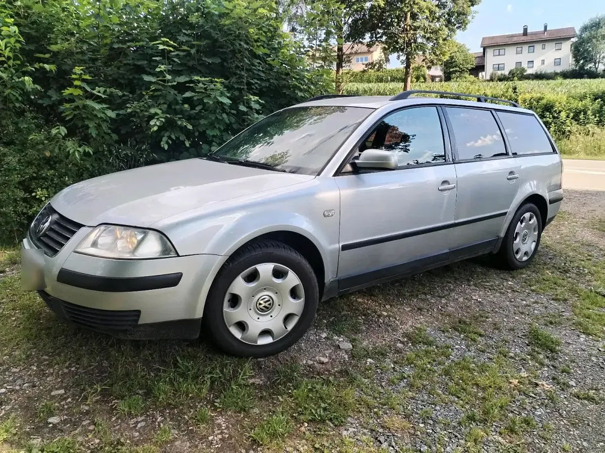 Gebraucht VW Passat 101 PS (74 kW) 2002 Silber Kombi