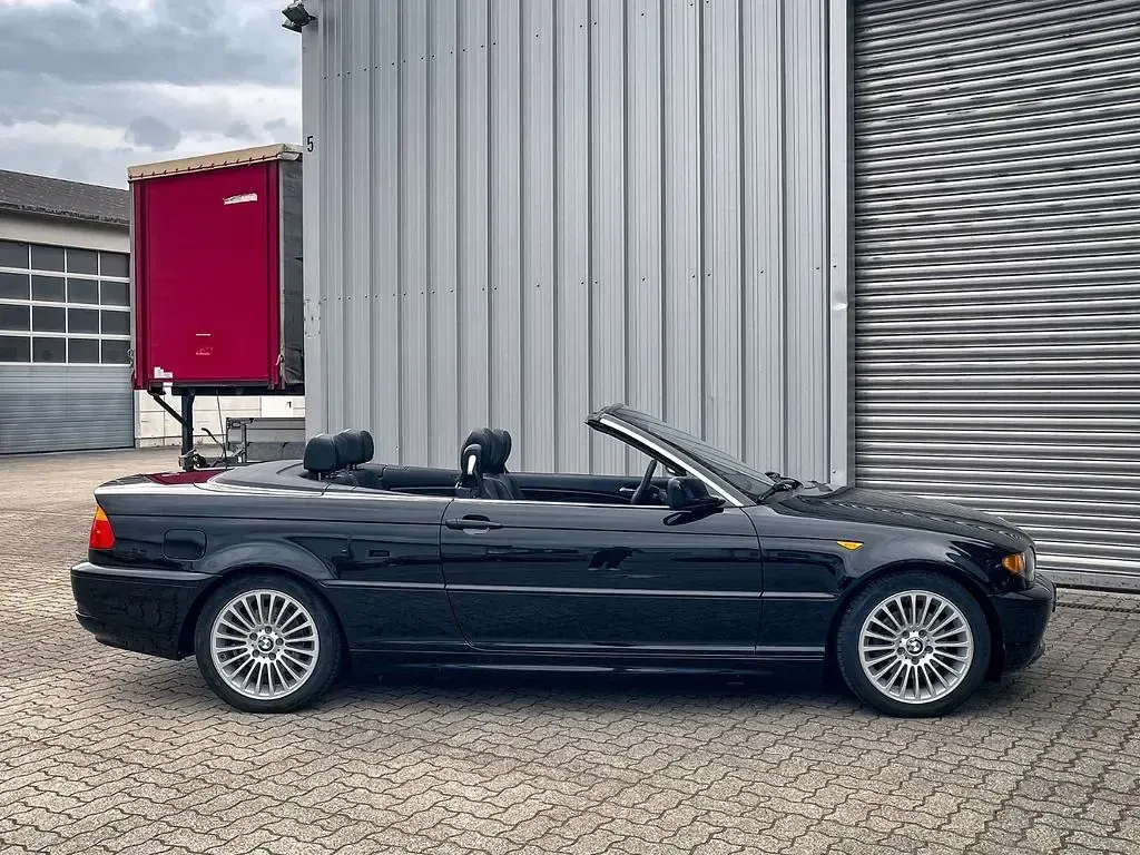 Gebraucht BMW 320 Cabriolet Performance 170 PS (125 kW) 2004 Schwarz Cabrio