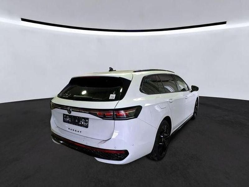 Gebraucht VW Passat 272 PS (200 kW) 2024 Andere Kombi