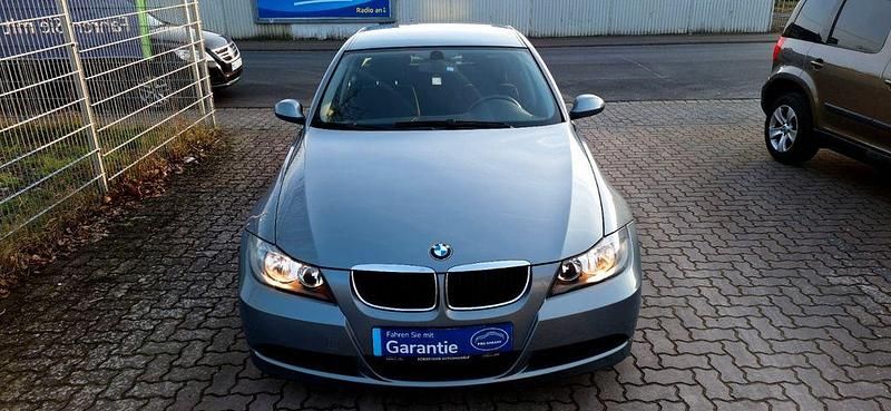 Gebraucht BMW 320 150 PS (110 kW) 2005 Grau Limousine