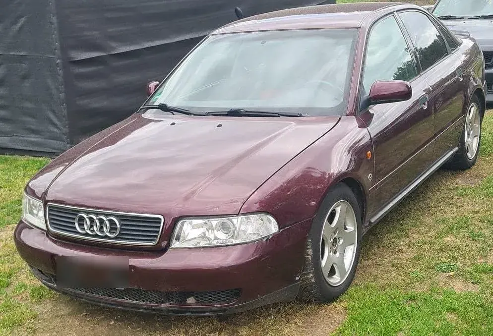 Gebraucht Audi A4 Sport 150 PS (110 kW) 1995 Rot Limousine